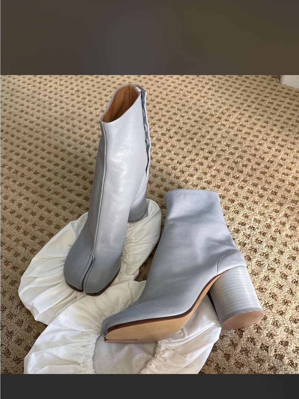 Maison Martin Margiela Pale Gray Split-Toe Leather Ankle Boots
